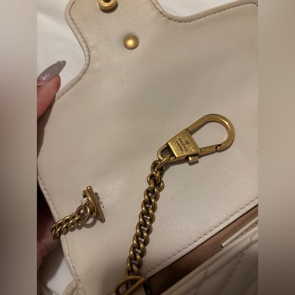 Gucci Cream and Gold Crossbody Bag with Quilted Design - Picture 6 of 7